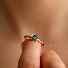 Nangi fine jewelry - green ring in yellow gold