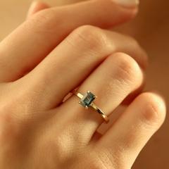 Nangi fine jewelry - blue ring in yellow gold