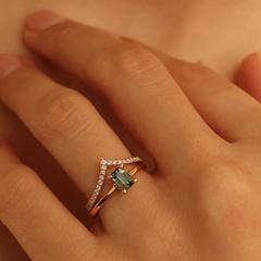 Nangi fine jewelry - green sapphire ring in rose_gold
