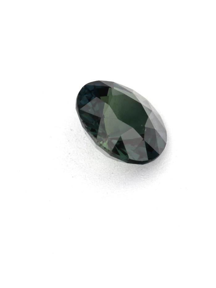Nangi fine jewelry - green gemstone in gold