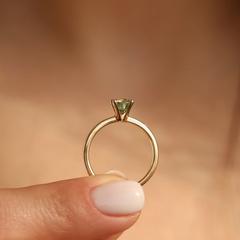 Nangi fine jewelry - green sapphire ring in yellow gold