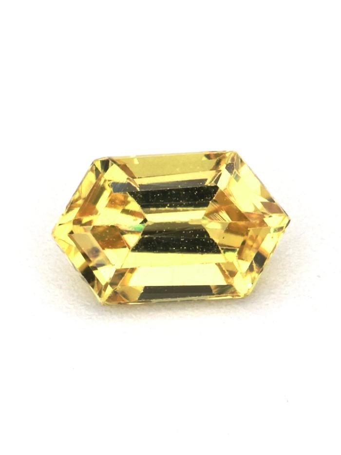 Nangi fine jewelry - yellow gemstone in gold