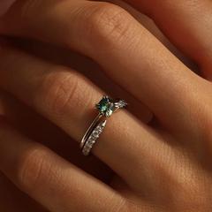 Nangi fine jewelry - teal / Peacock sapphire ring in white gold