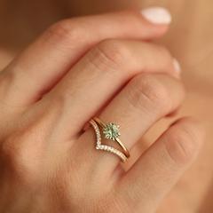 Nangi fine jewelry - green ring in yellow gold