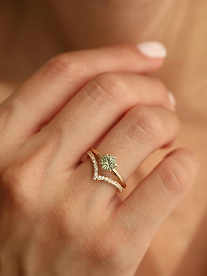 Nangi fine jewelry - green ring in yellow gold