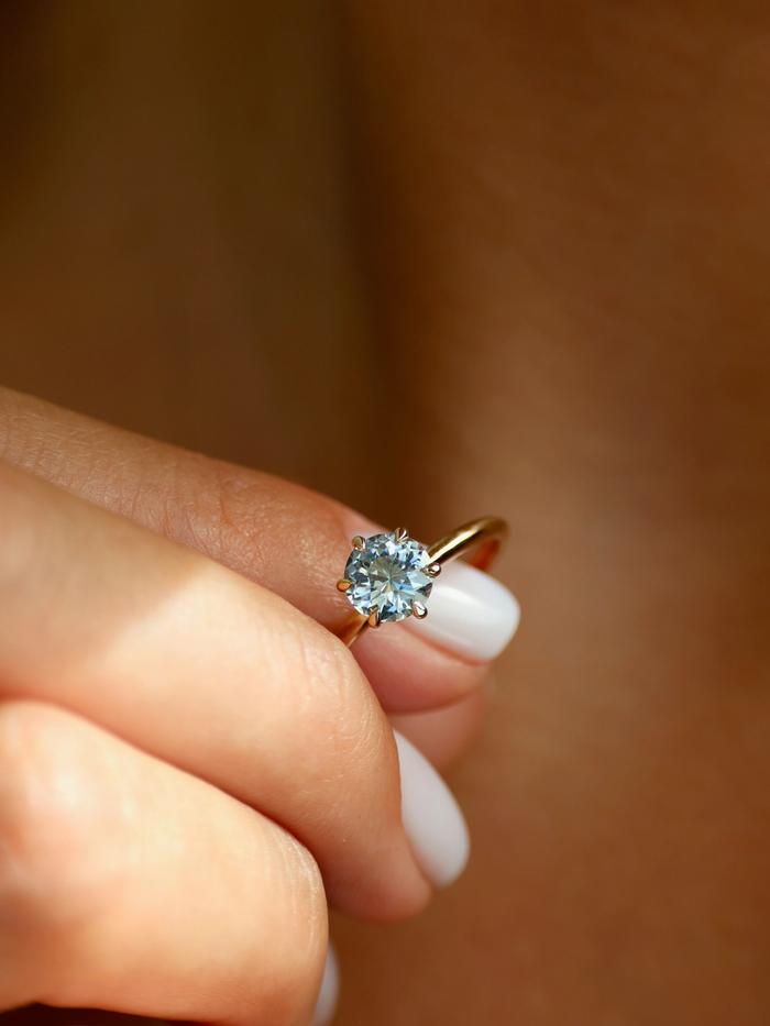 Nangi fine jewelry - grey ring in yellow gold