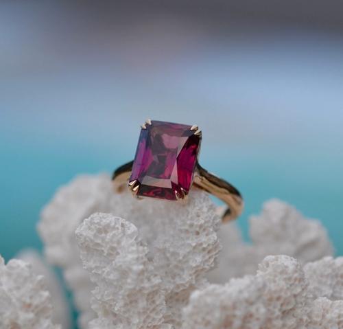 Nangi fine jewelry - pink garnet ring in yellow gold