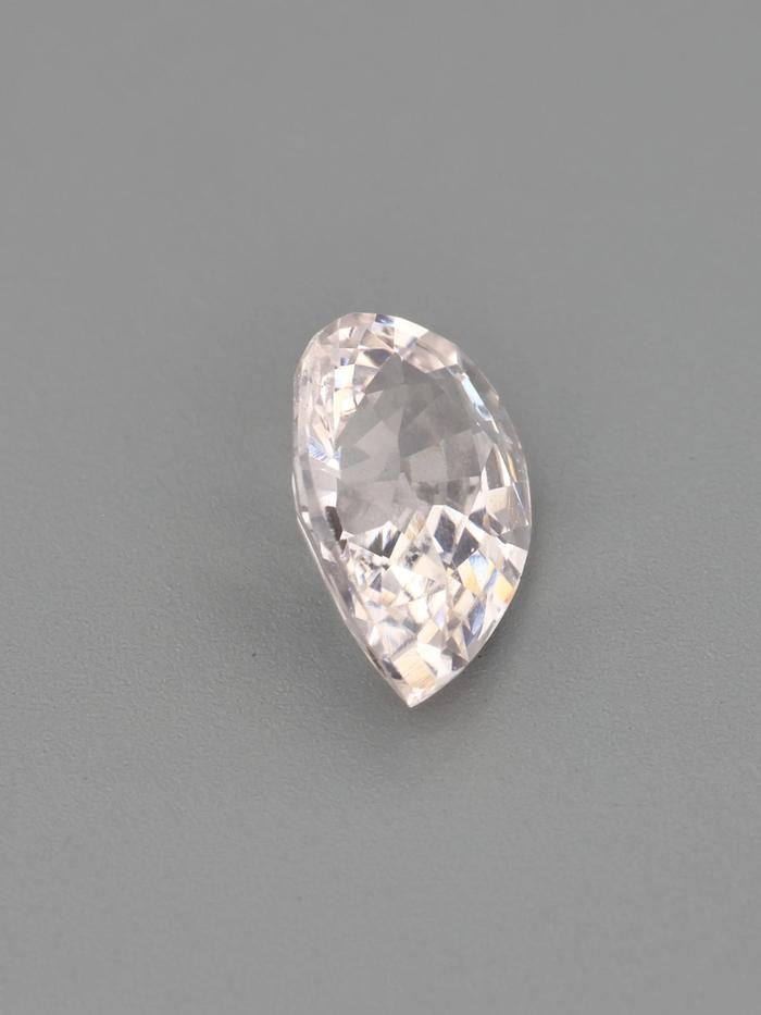 Nangi fine jewelry - champagne gemstone in gold