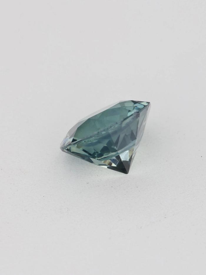 Nangi fine jewelry - green gemstone in gold