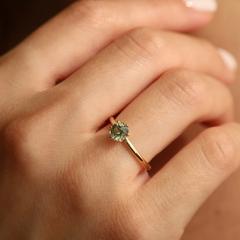 Nangi fine jewelry - green ring in yellow gold