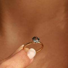 Nangi fine jewelry - green ring in yellow gold
