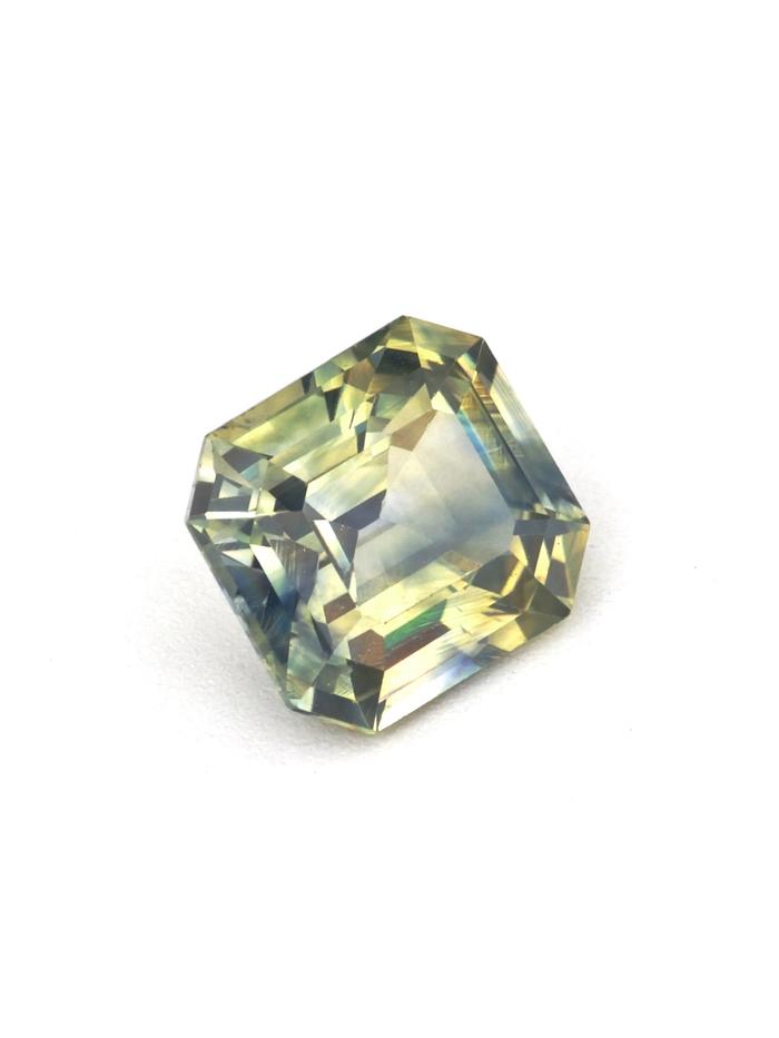 Nangi fine jewelry - blue gemstone in gold