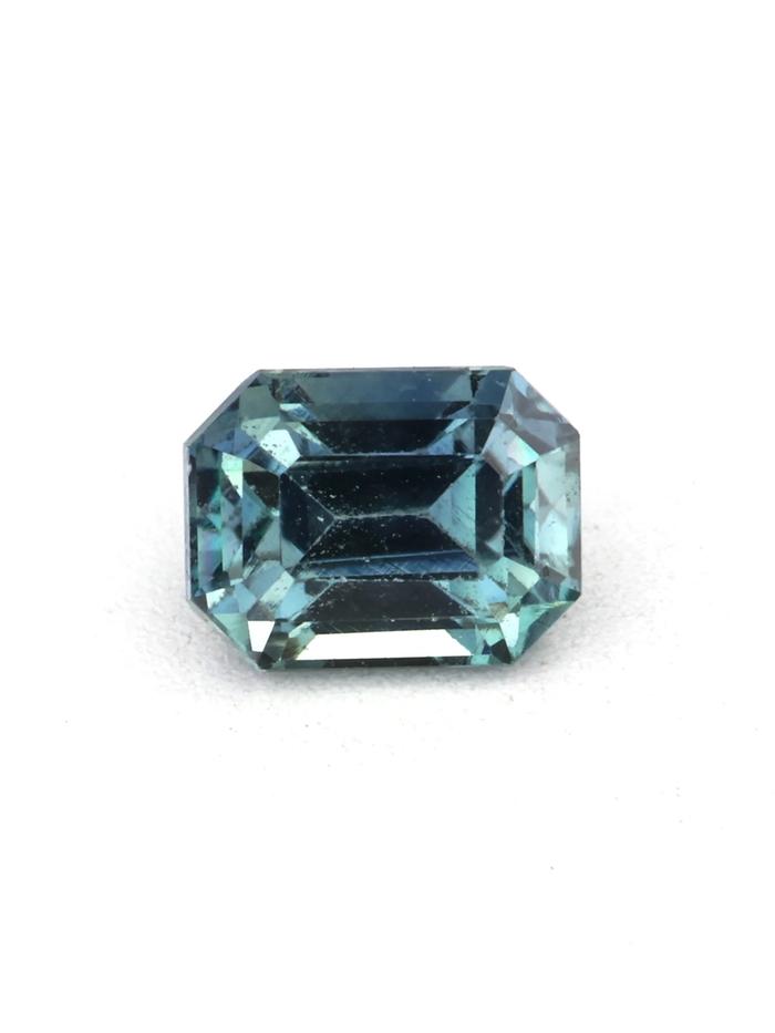 Nangi fine jewelry - teal / Peacock sapphire gemstone in gold