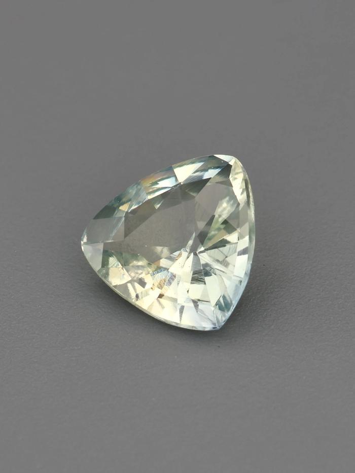 Nangi fine jewelry - blue gemstone in gold