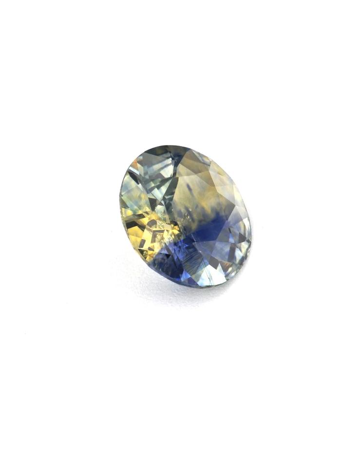 Nangi fine jewelry - blue gemstone in gold