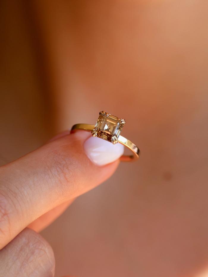 Nangi fine jewelry - ring in yellow gold