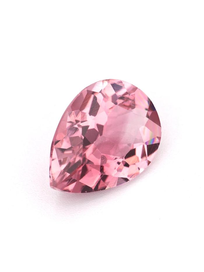 Nangi fine jewelry - pink gemstone in gold
