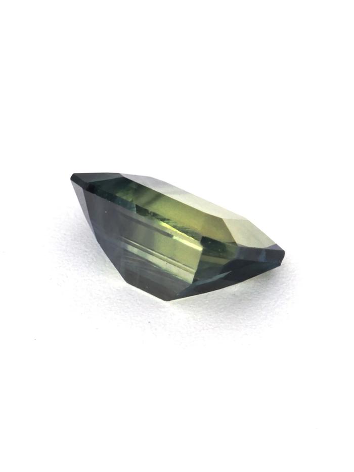 Nangi fine jewelry - green gemstone in gold