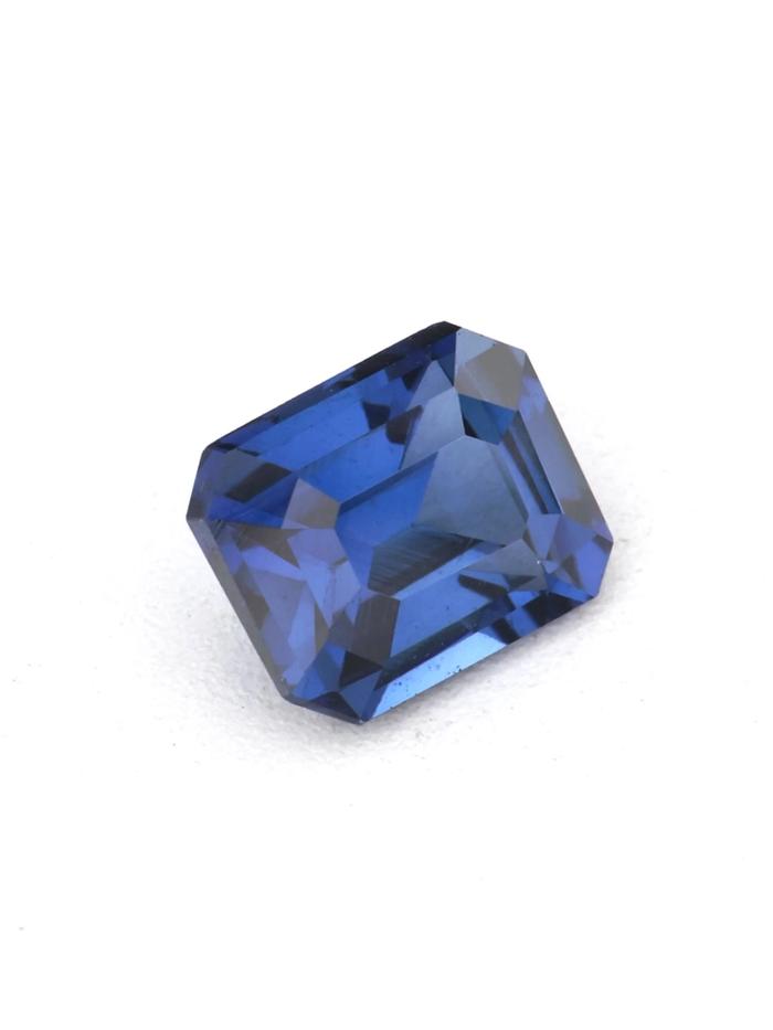 Nangi fine jewelry - blue gemstone in gold