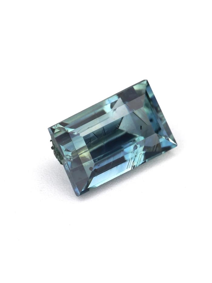 Nangi fine jewelry - blue gemstone in gold