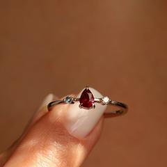 Nangi fine jewelry - red ruby ring in white gold