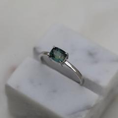 Nangi fine jewelry - teal sapphire ring in white gold