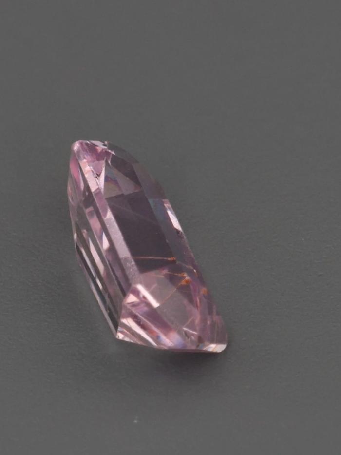 Nangi fine jewelry - pink gemstone in gold