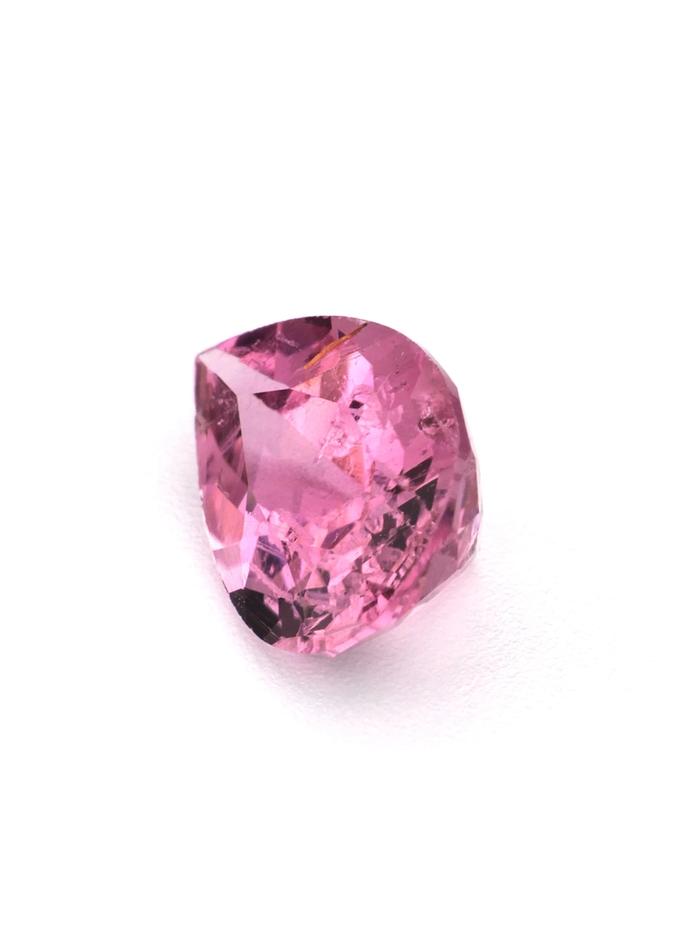 Nangi fine jewelry - pink gemstone in gold