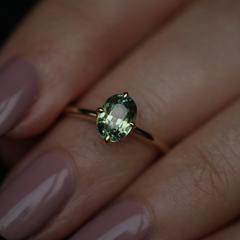 Nangi fine jewelry - green sapphire ring in yellow gold