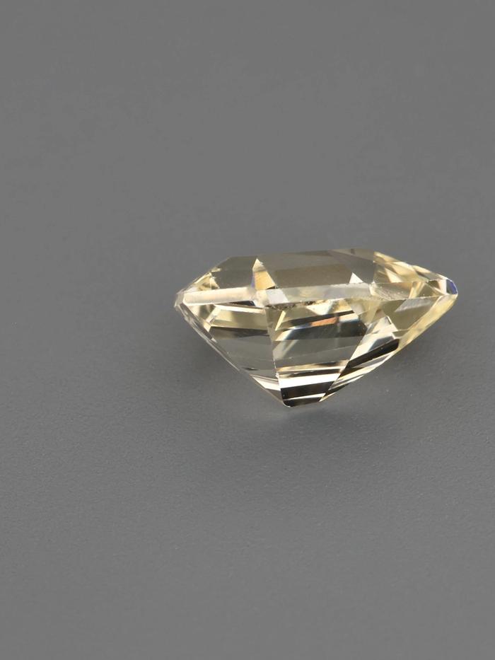 Nangi fine jewelry - champagne sapphire gemstone in gold
