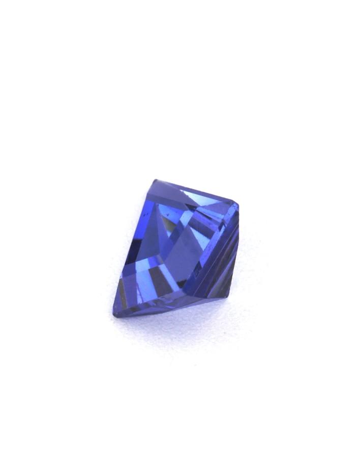 Nangi fine jewelry - blue gemstone in gold