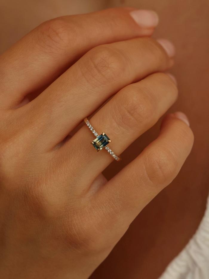 Nangi fine jewelry - teal / Peacock ring in yellow gold