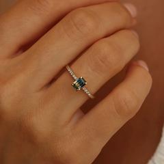 Nangi fine jewelry - teal / Peacock ring in yellow gold