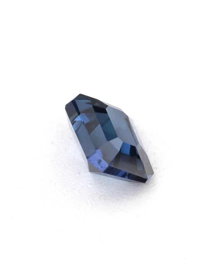Nangi fine jewelry - blue gemstone in gold