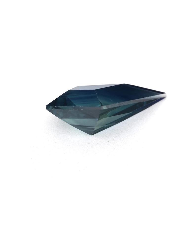 Nangi fine jewelry - blue gemstone in gold