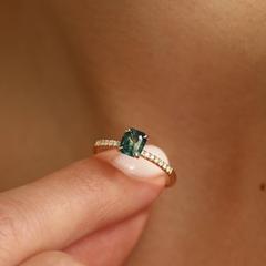 Nangi fine jewelry - blue sapphire ring in yellow gold
