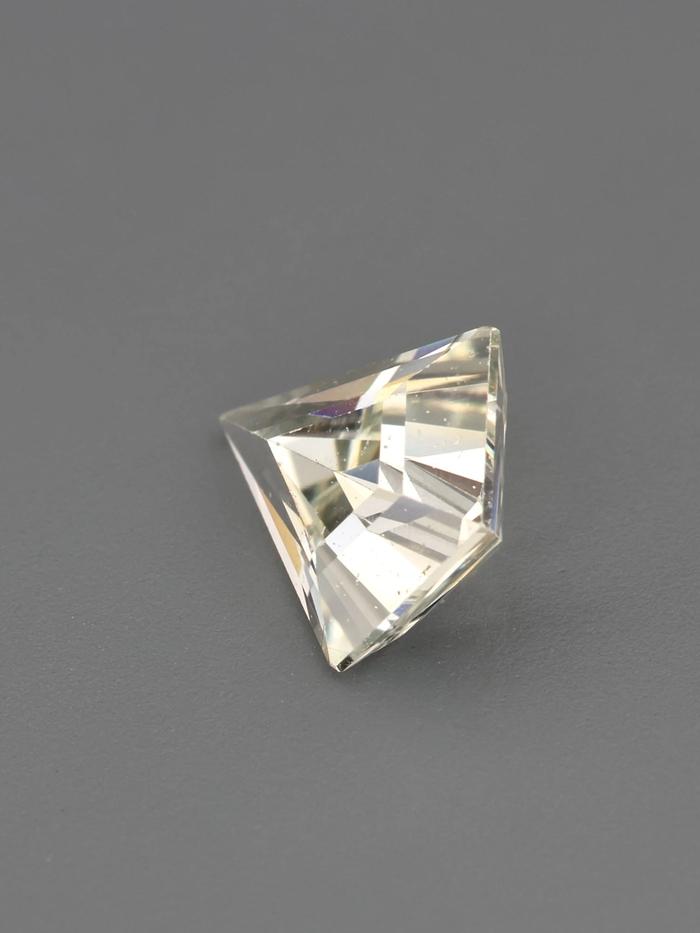 Nangi fine jewelry - champagne sapphire gemstone in gold