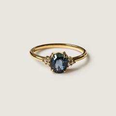 Nangi fine jewelry - blue sapphire ring in yellow gold