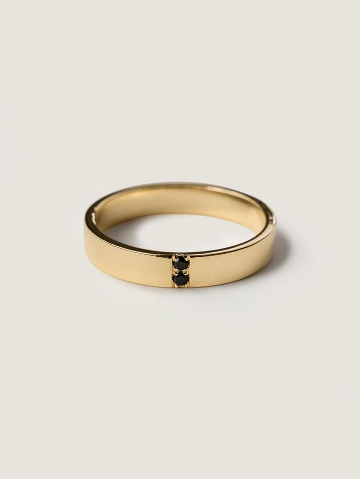 Nangi fine jewelry - black sapphire ring in gold