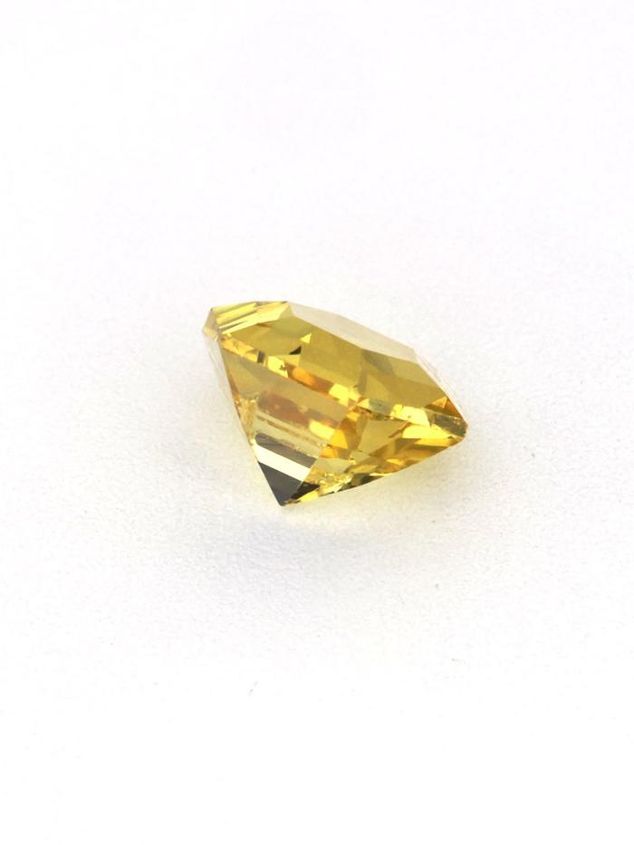 Nangi fine jewelry - yellow gemstone in gold