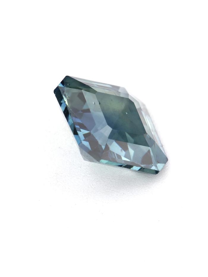 Nangi fine jewelry - teal / Peacock gemstone in gold