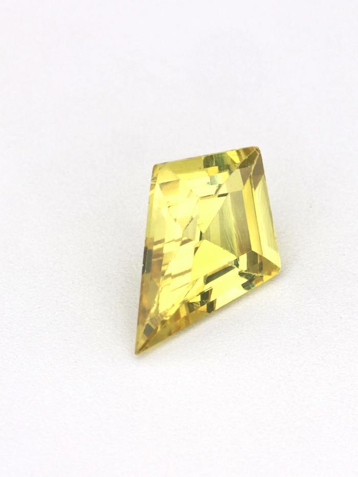Nangi fine jewelry - yellow gemstone in gold