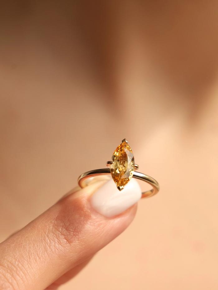 Nangi fine jewelry - yellow ring in gold