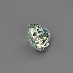 Nangi fine jewelry - green gemstone in gold
