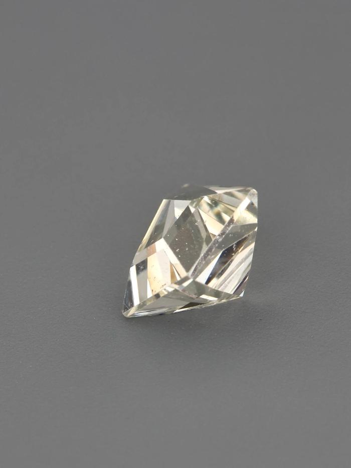 Nangi fine jewelry - champagne sapphire gemstone in gold