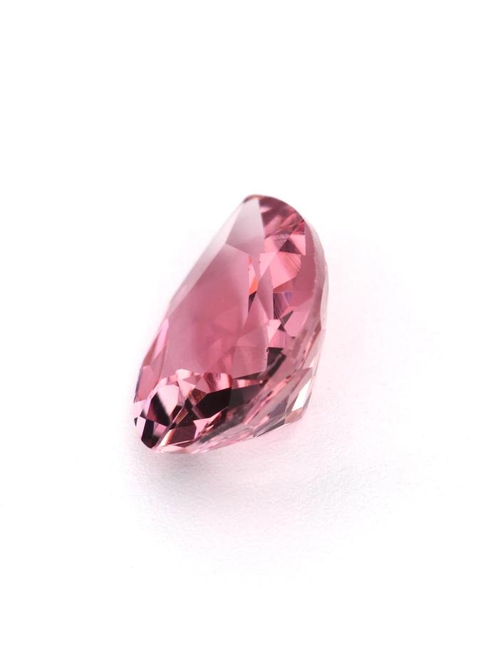 Nangi fine jewelry - pink gemstone in gold
