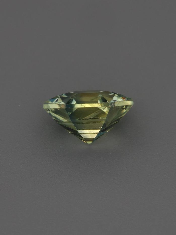 Nangi fine jewelry - green gemstone in gold