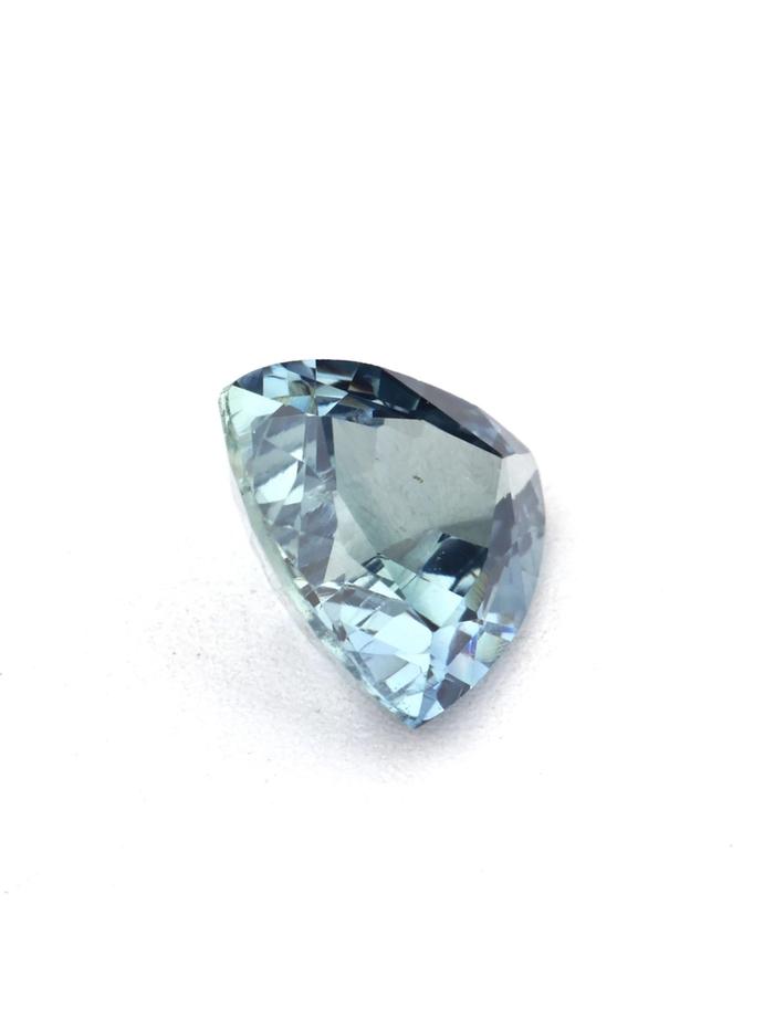 Nangi fine jewelry - blue gemstone in gold