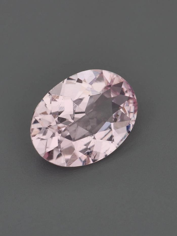 Nangi fine jewelry - pink gemstone in gold
