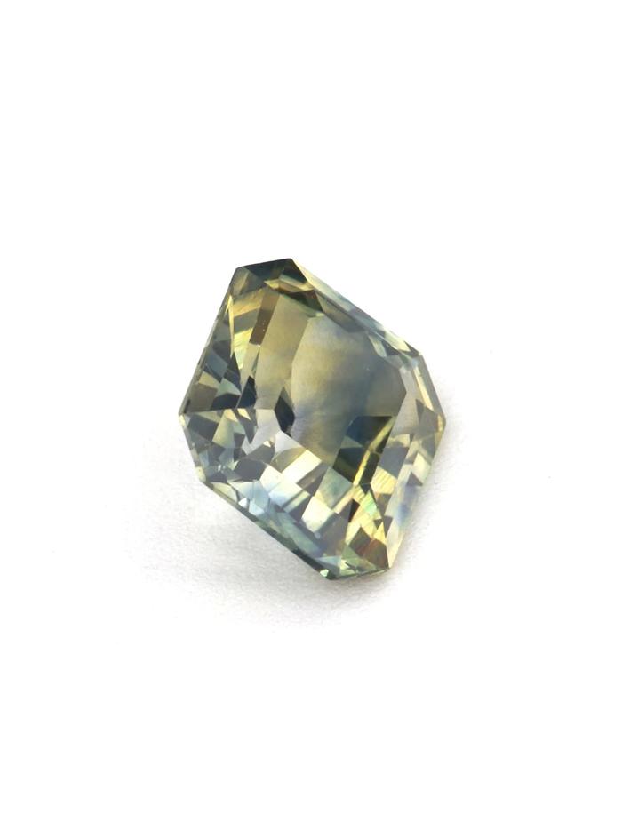 Nangi fine jewelry - blue gemstone in gold